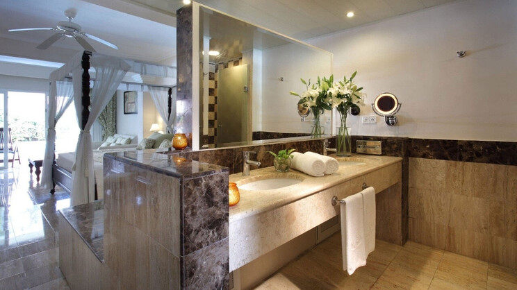 Junior Suite Poolside